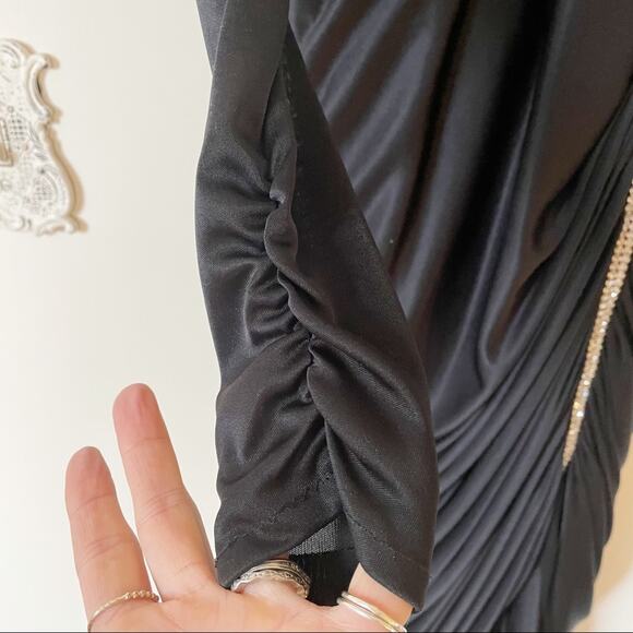 Amazing Vintage Black Ruched Column Draped Deep-V Cocktail Evening Dress - Picture 6 of 13